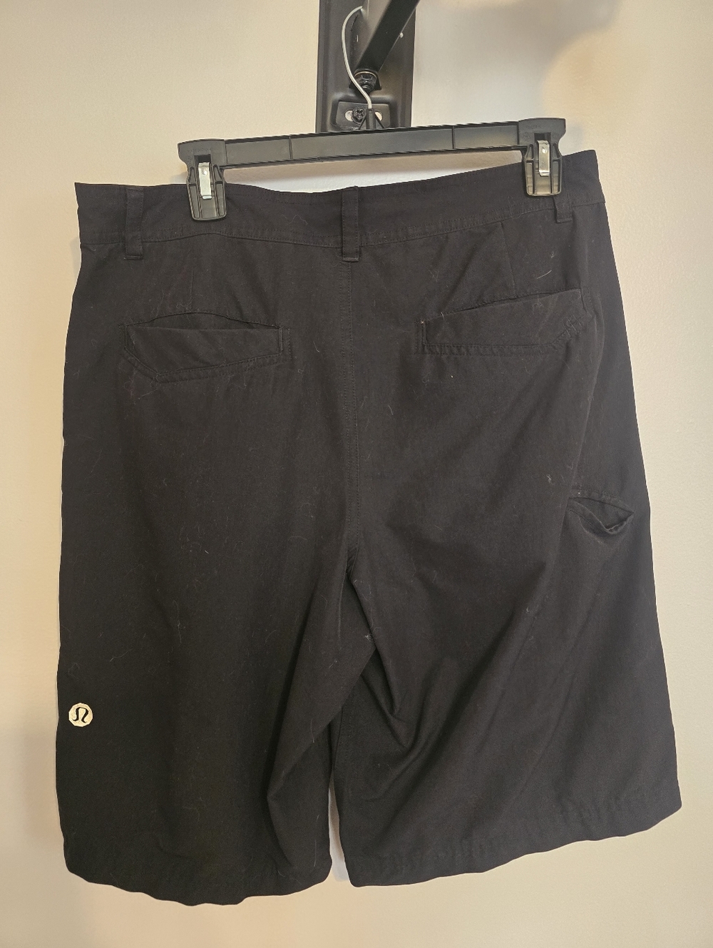 Lululemon Mens Shorts With Zippers Lots Of Pockets Black Sz 34 - Picture 3 of 5